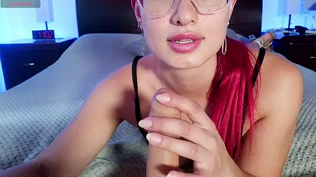 luccycollins  online show from 06.06.26