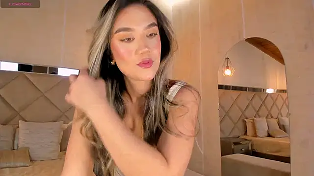 Snapshot of RebeccaHudson chatting on 02.12.25 RebeccaHudson online show from 02.12.25