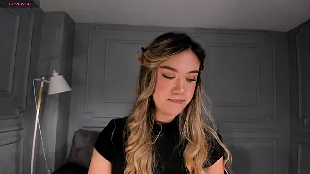 RebeccaHudson online show from 04.18.26