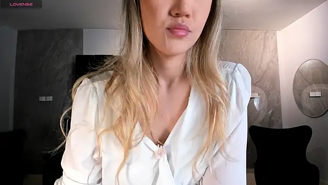RebeccaHudson online show from 06.07.26