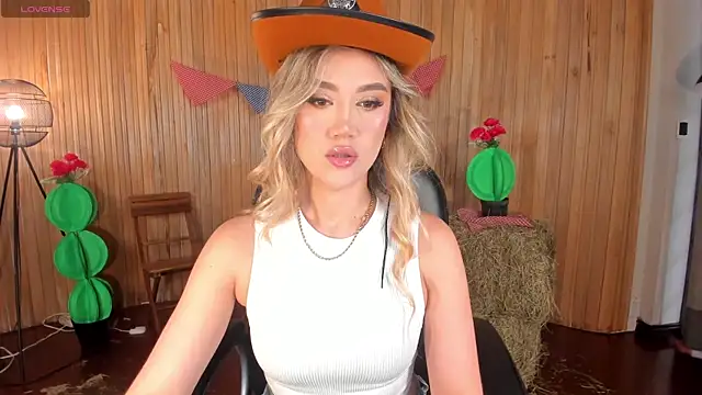 RebeccaHudson online show from 07.03.26