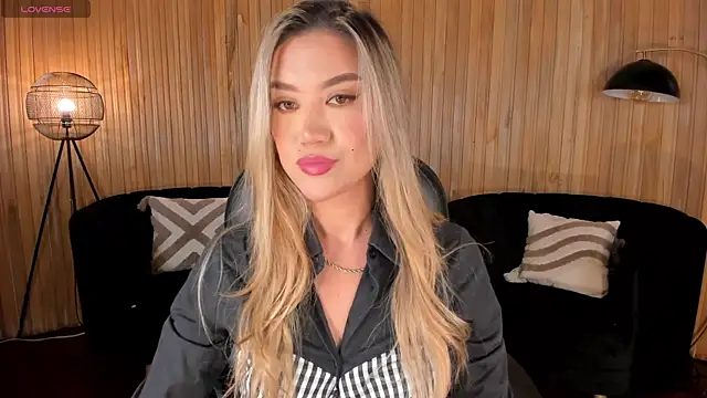 RebeccaHudson online show from 07.15.26
