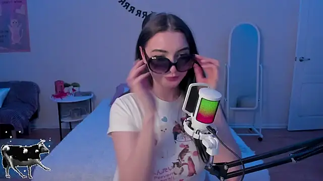 Snapshot of Taste_Jennyy chatting on 12.08.24 Taste Jennyy online show from 12.08.24