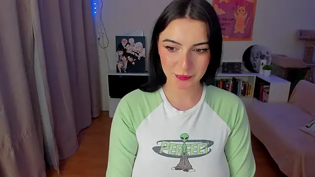 Snapshot of Taste_Jennyy chatting on 10.22.25 Taste Jennyy online show from 10.22.25