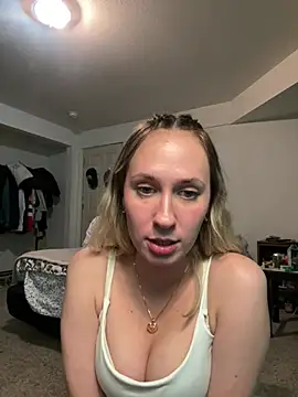 Snapshot of M1ssyk1ssy chatting on 12.16.24 M1ssyk1ssy online show from 12.16.24