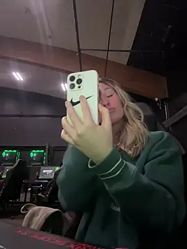 Snapshot of M1ssyk1ssy chatting on 12.26.24 M1ssyk1ssy online show from 12.26.24