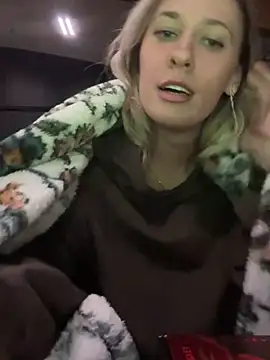 Snapshot of M1ssyk1ssy chatting on 12.30.24 M1ssyk1ssy online show from 12.30.24