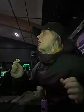 Snapshot of M1ssyk1ssy chatting on 01.04.25 M1ssyk1ssy online show from 01.04.25