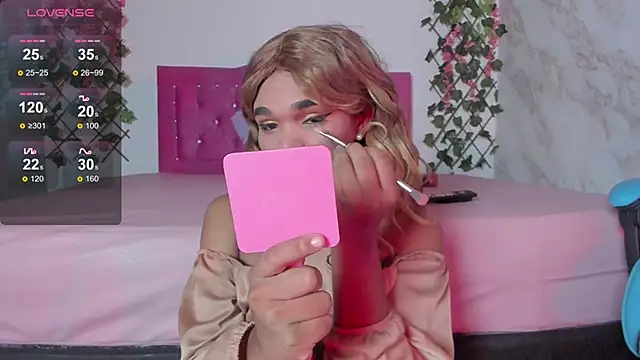 Snapshot of alexaa_cutee chatting on 12.23.24 alexaa cutee online show from 12.23.24