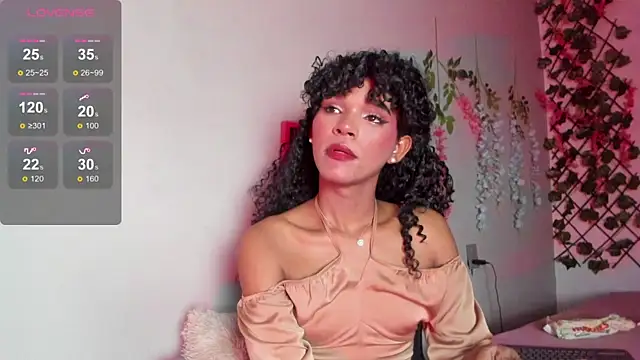 Snapshot of alexaa_cutee chatting on 12.27.24 alexaa cutee online show from 12.27.24