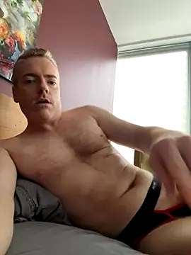 Snapshot of Gingerbushguy chatting on 11.02.25 Gingerbushguy online show from 11.02.25