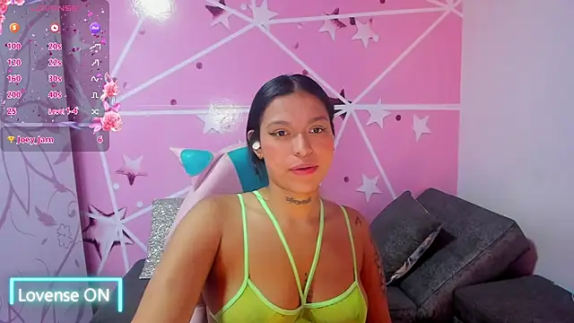 Snapshot of samantha_simur chatting on 12.06.24 samantha simur online show from 12.06.24