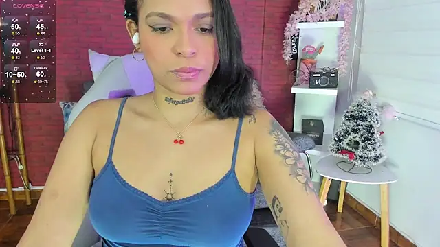 Snapshot of samantha_simur chatting on 12.27.24 samantha simur online show from 12.27.24