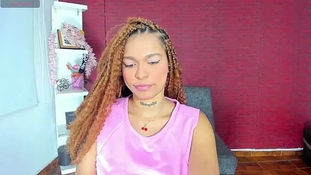 Snapshot of samantha_simur chatting on 02.04.25 samantha simur online show from 02.04.25