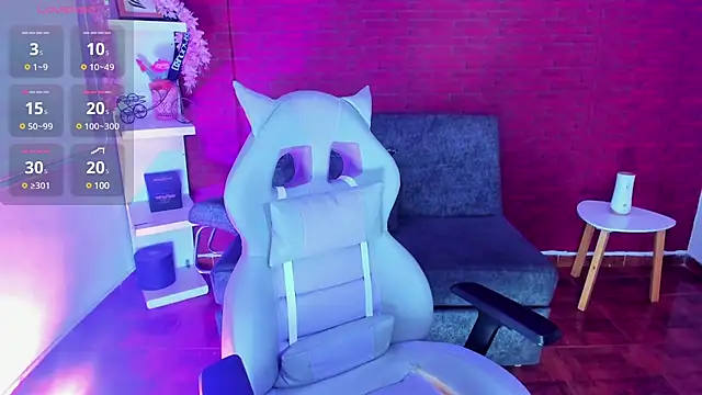 Snapshot of samantha_simur chatting on 02.07.25 samantha simur online show from 02.07.25