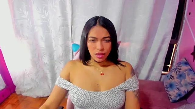 Snapshot of samantha_simur chatting on 03.10.25 samantha simur online show from 03.10.25