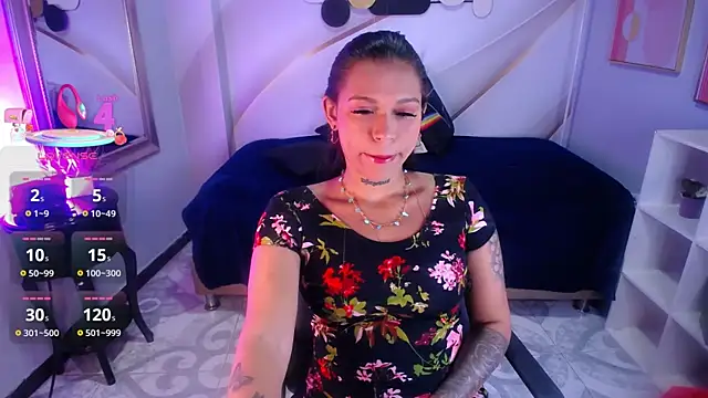 Snapshot of samantha_simur chatting on 10.17.25 samantha simur online show from 10.17.25