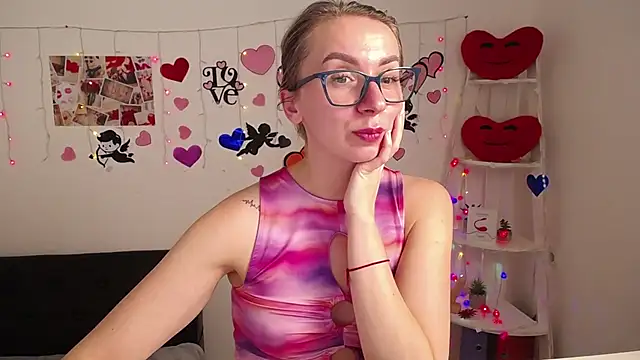 Snapshot of VasilisaSii chatting on 02.15.25 VasilisaSii online show from 02.15.25