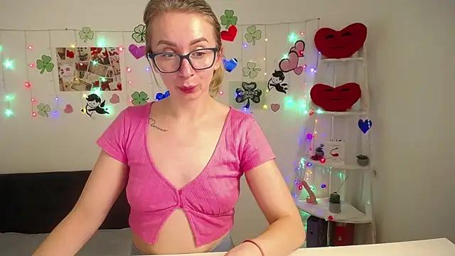 Snapshot of VasilisaSii chatting on 03.15.25 VasilisaSii online show from 03.15.25