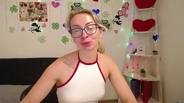 Snapshot of VasilisaSii chatting on 03.17.25 VasilisaSii online show from 03.17.25
