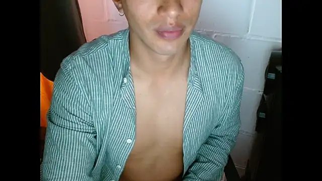 Snapshot of Davixx258 chatting on 01.28.25 Davixx258 online show from 01.28.25