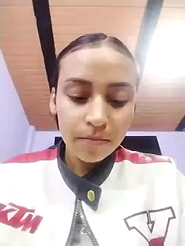 Snapshot of emma_ambar chatting on 02.19.25 emma ambar online show from 02.19.25