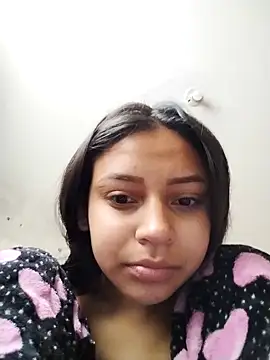 Snapshot of emma_ambar chatting on 10.10.25 emma ambar online show from 10.10.25