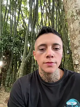 Snapshot of _PhillipBrown chatting on 12.12.24 PhillipBrown online show from 12.12.24