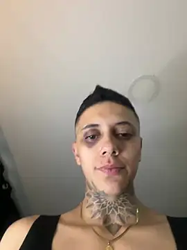 Snapshot of _PhillipBrown chatting on 12.14.24 PhillipBrown online show from 12.14.24