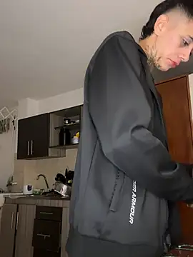 Snapshot of _PhillipBrown chatting on 12.15.24 PhillipBrown online show from 12.15.24