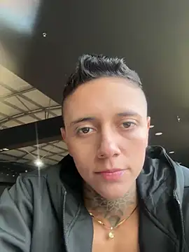 Snapshot of _PhillipBrown chatting on 01.23.25 PhillipBrown online show from 01.23.25