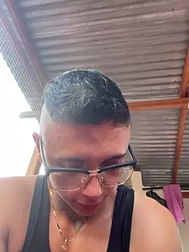 Snapshot of _PhillipBrown chatting on 03.08.25 PhillipBrown online show from 03.08.25