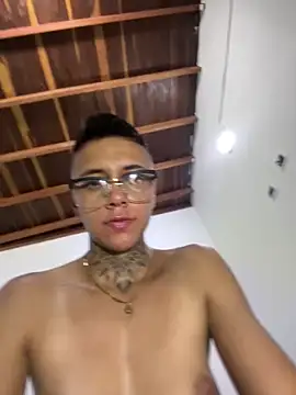 Snapshot of _PhillipBrown chatting on 03.13.25 PhillipBrown online show from 03.13.25