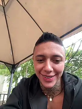 Snapshot of _PhillipBrown chatting on 03.18.25 PhillipBrown online show from 03.18.25