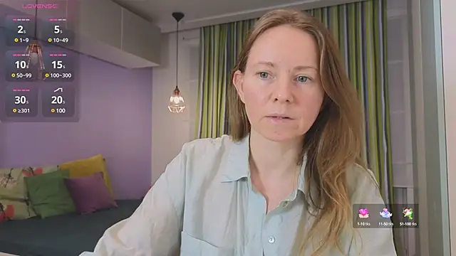 Snapshot of JanePearl chatting on 12.14.24 JanePearl online show from 12.14.24