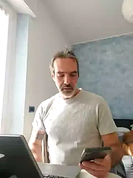 Snapshot of Marcolino183 chatting on 01.13.25 Marcolino183 online show from 01.13.25