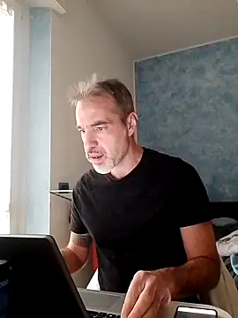 Snapshot of Marcolino183 chatting on 02.11.25 Marcolino183 online show from 02.11.25