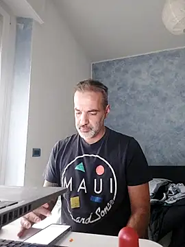 Snapshot of Marcolino183 chatting on 10.20.25 Marcolino183 online show from 10.20.25