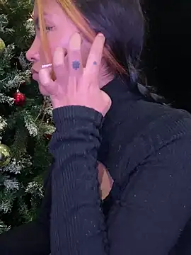 Snapshot of baby_lizy chatting on 12.19.24 baby lizy online show from 12.19.24