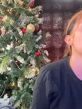 Snapshot of baby_lizy chatting on 12.29.24 baby lizy online show from 12.29.24