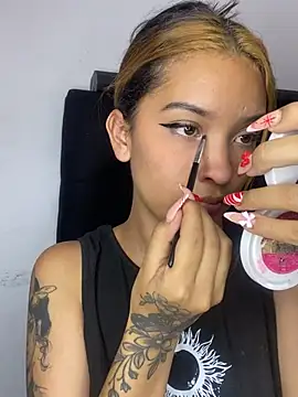 Snapshot of baby_lizy chatting on 01.02.25 baby lizy online show from 01.02.25