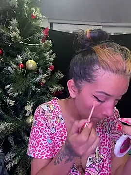 Snapshot of baby_lizy chatting on 01.05.25 baby lizy online show from 01.05.25