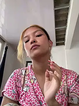 Snapshot of baby_lizy chatting on 01.05.25 baby lizy online show from 01.05.25