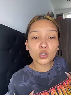 Snapshot of baby_lizy chatting on 01.28.25 baby lizy online show from 01.28.25