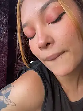 Snapshot of baby_lizy chatting on 02.02.25 baby lizy online show from 02.02.25