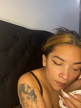 Snapshot of baby_lizy chatting on 02.09.25 baby lizy online show from 02.09.25