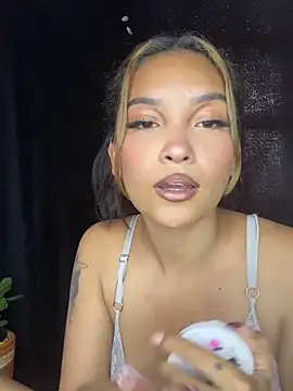 Snapshot of baby_lizy chatting on 03.04.25 baby lizy online show from 03.04.25