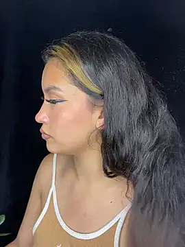 Snapshot of baby_lizy chatting on 03.07.25 baby lizy online show from 03.07.25