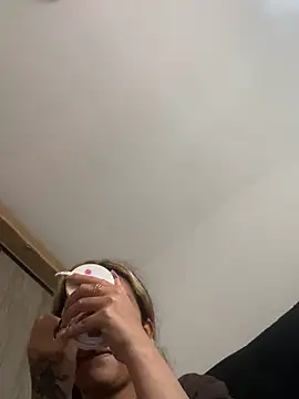 Snapshot of baby_lizy chatting on 09.12.25 baby lizy online show from 09.12.25