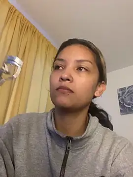 Snapshot of baby_lizy chatting on 10.18.25 baby lizy online show from 10.18.25